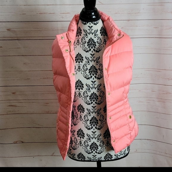 Lilly Pulitzer Pink Isabella Down Puffer Vest Size XS - Picture 2 of 14